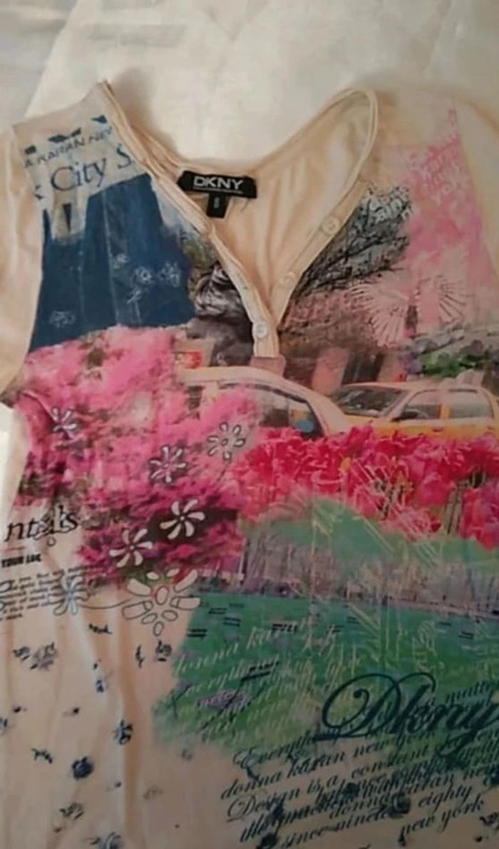 Tee-shirt de la marque DKNY - photo numéro 3