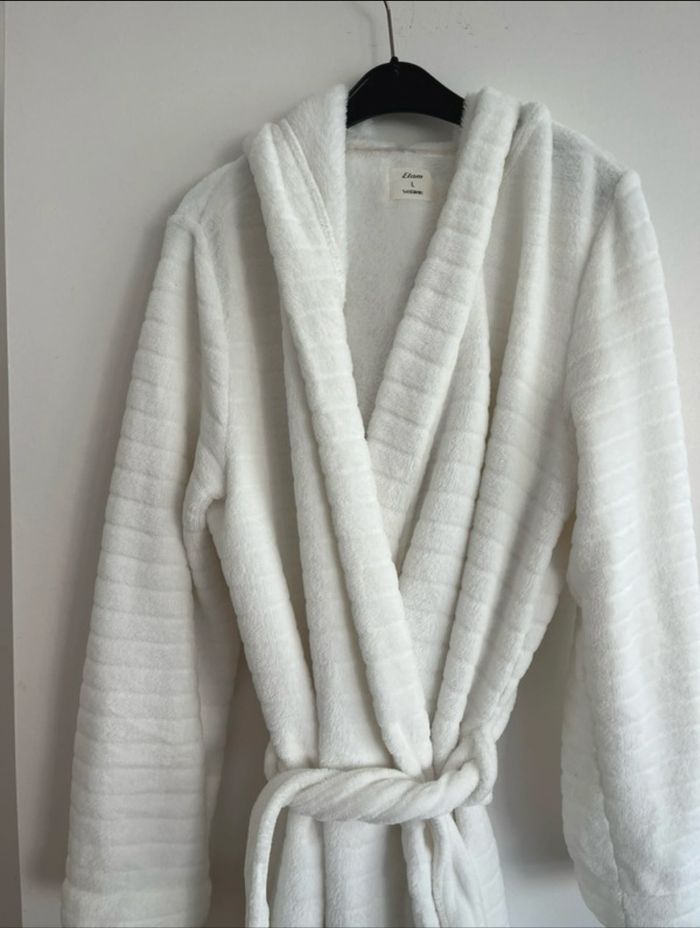 Peignoir blanc - photo numéro 2