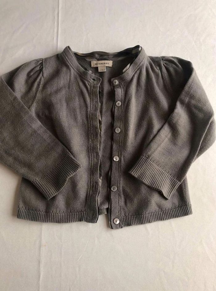 Gilet  Burberry authentique 3 ans  en parfait  état