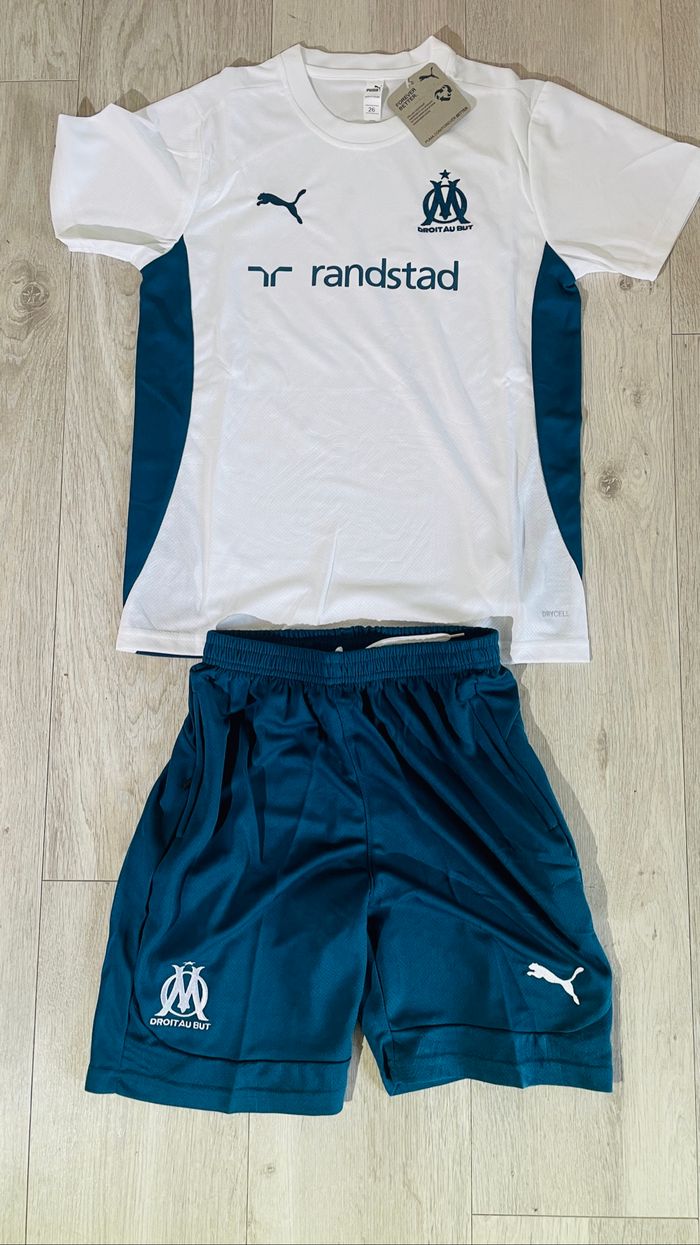 Ensemble short +tee shirt OM