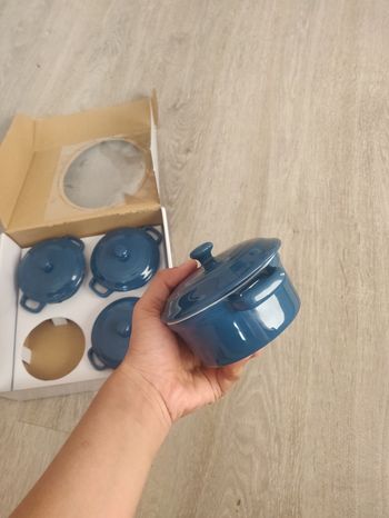 lot de 4 mini cocottes neuve 