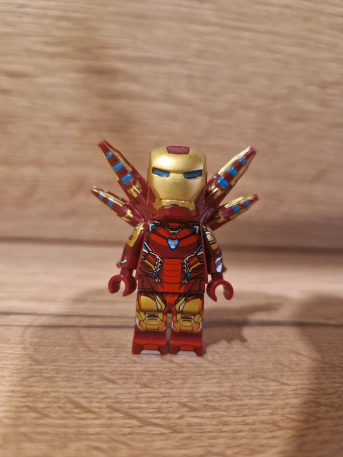 Figurine type lego Iron Man Marvel