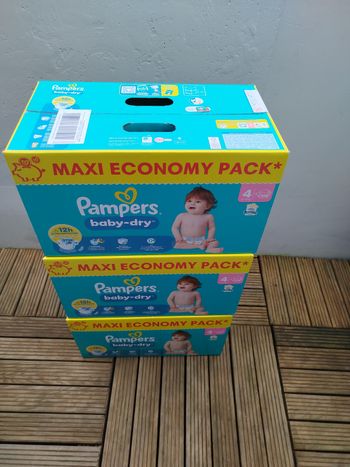 3 Pampers couches taille 4