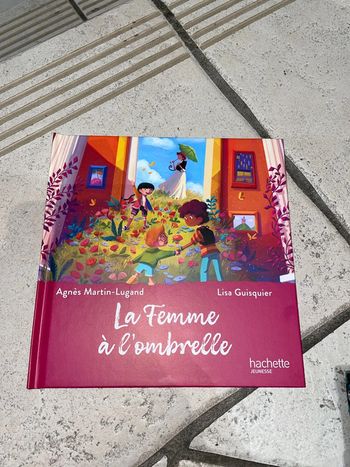 « La Femme et l’ombrelle » Livre Mcdo - Collection 2025