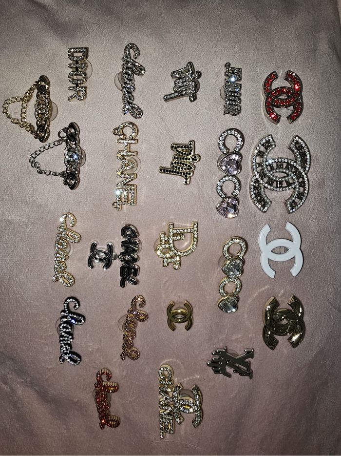 Pin’s pour crocs aux choix - photo numéro 2