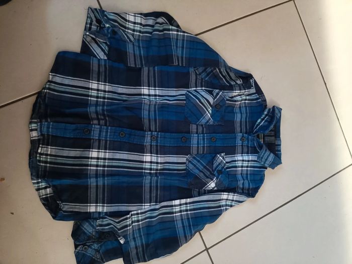 Chemise manches longues Kiabi 10 ans - photo numéro 2