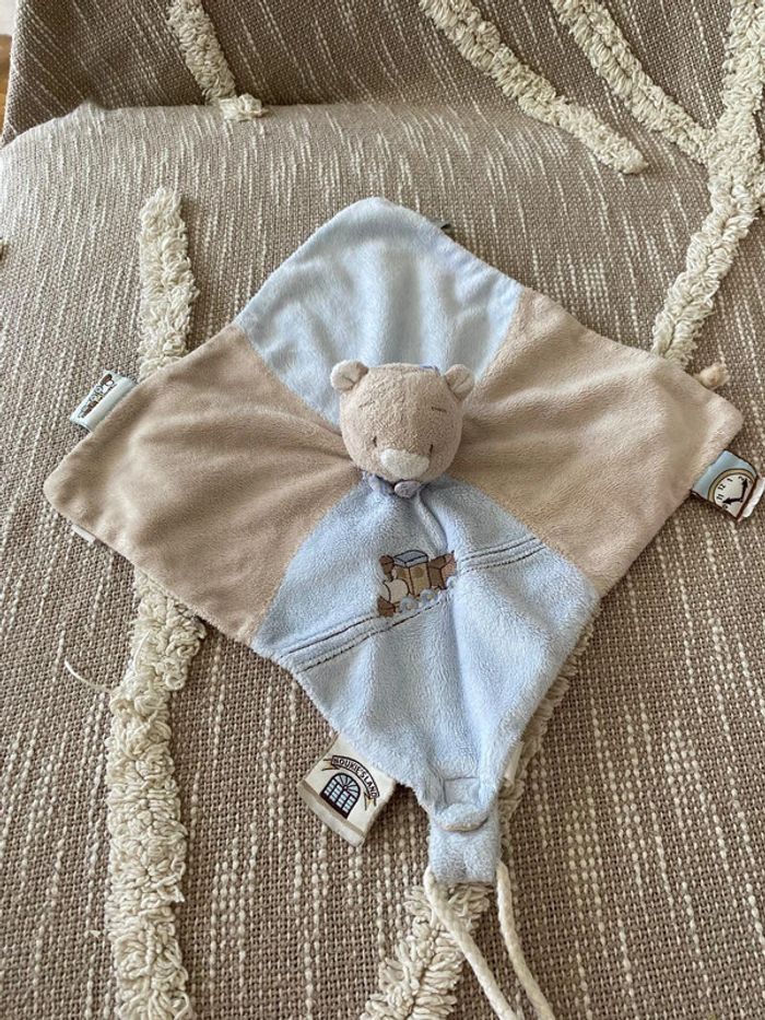 Peluche doudou plat 25cm noukies Ours écureuil tidou oscar et Leon bleu et beige très bon état