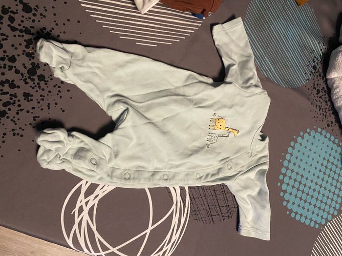 Vêtements de bébé taille 1 mois - photo numéro 6