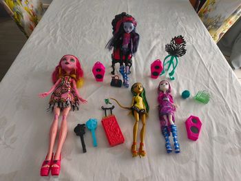 Lot poupées monster high 