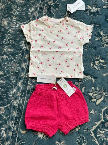 Lot vêtements pour bébé fille t-shirt et short 6 mois Noppies