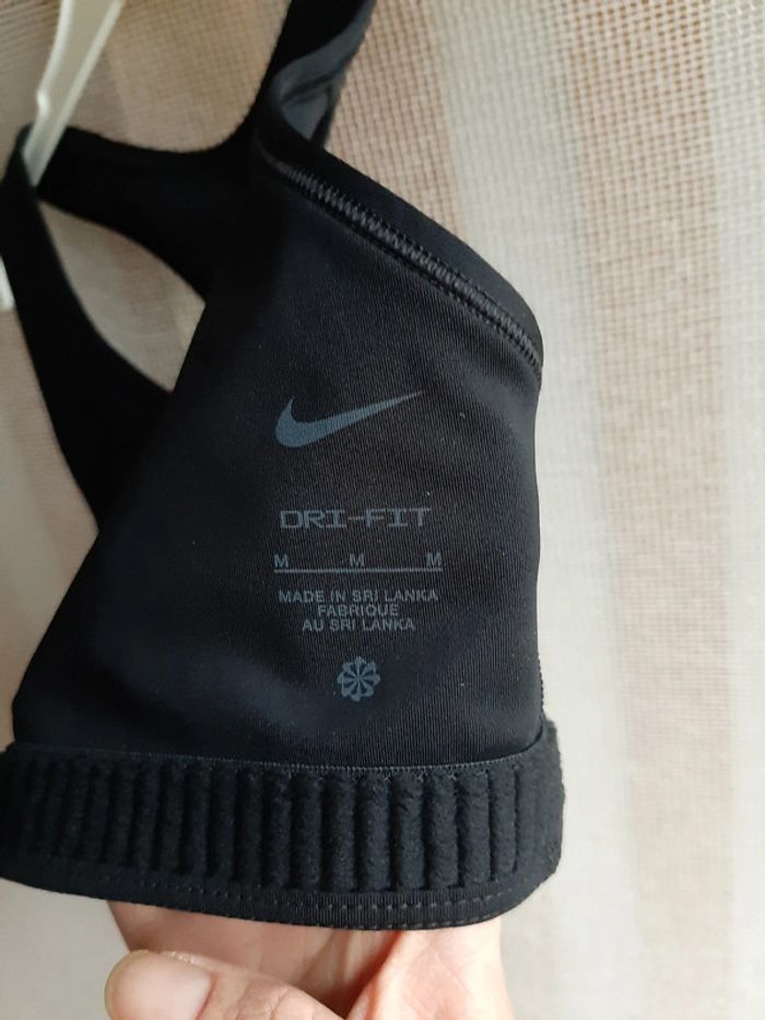 Brassière Nike Dryfit taille M NEUVE - photo numéro 3
