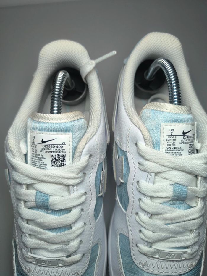Baskets Nike air force one blanche glacier Bleu pointure 38.5 neuves sans boîte - photo numéro 5