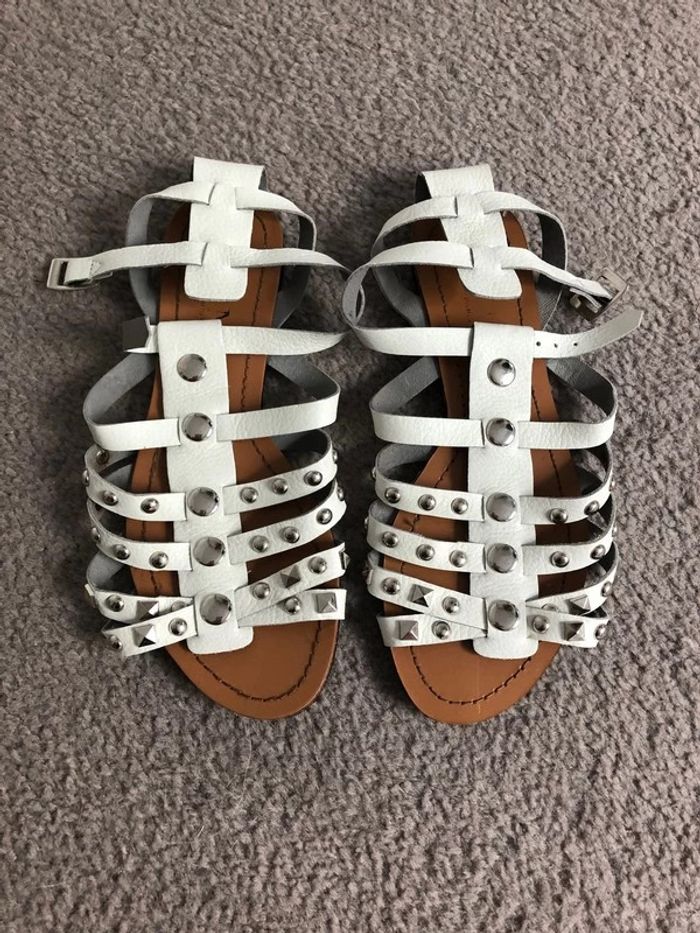 Sandales neuves taille 36