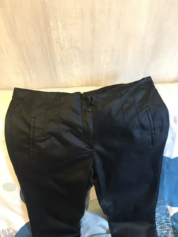 Pantalon aspect cuir - photo numéro 2