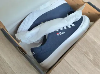 Baskets taille 39 Fila neuves