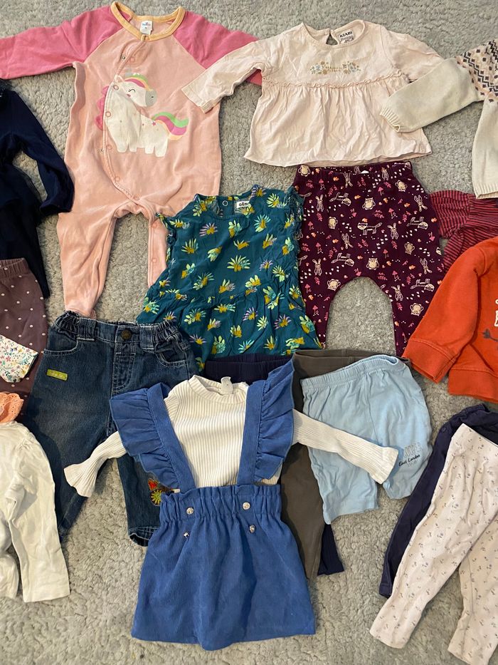Lot de 20 habits taille 6mois, Différentes marques - photo numéro 4