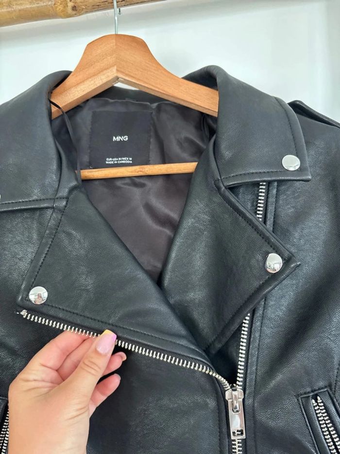 Veste en cuir noire - mango taille M - photo numéro 3