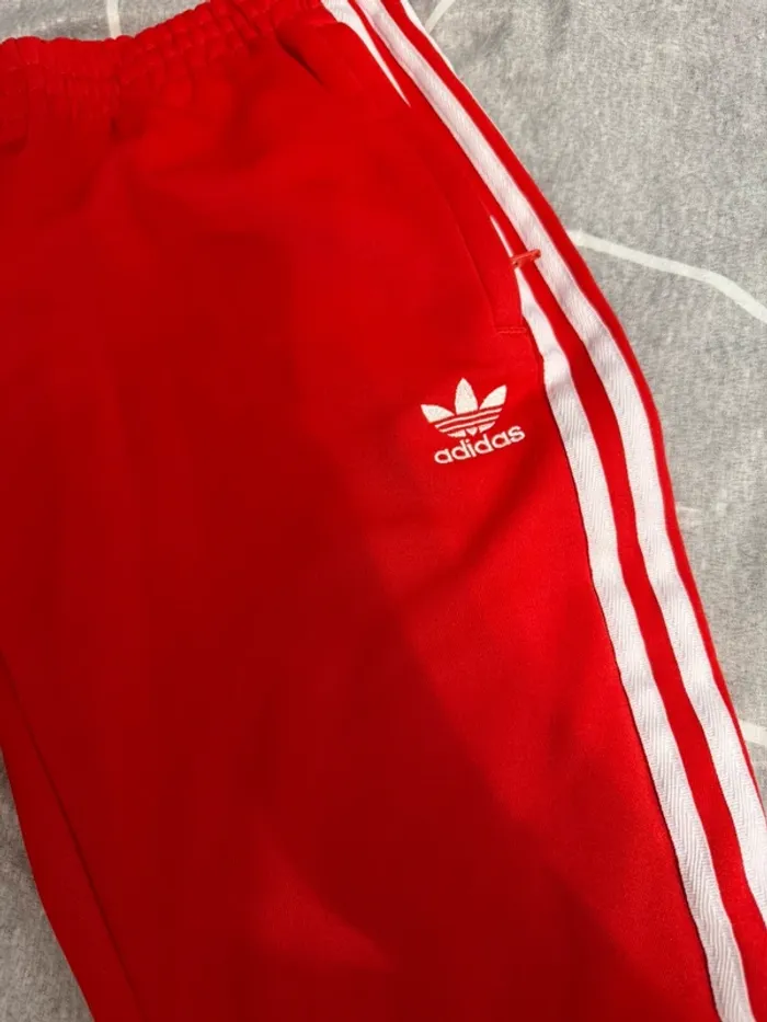 Jogging adidas rouge - photo numéro 2