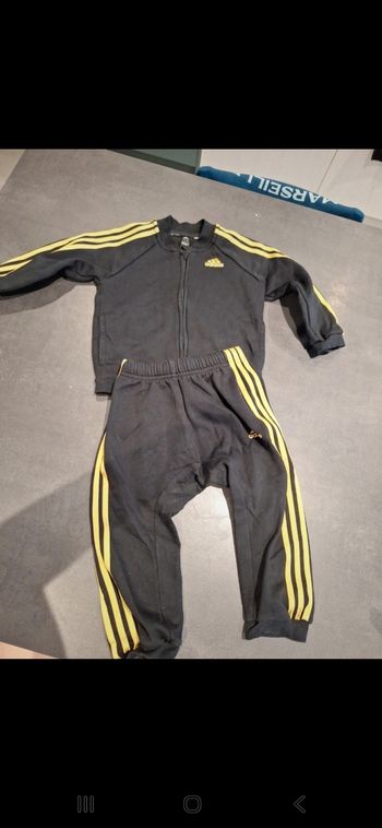 Ensemble jogging adidas
