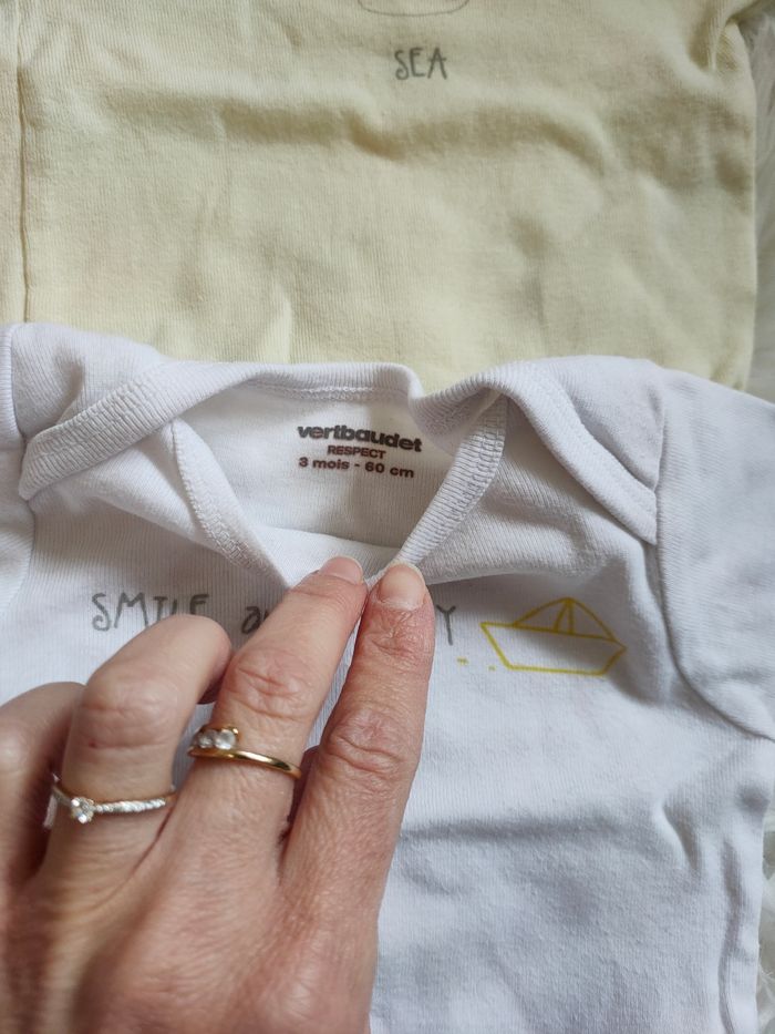 Lot 3 bodys mixte 3 mois - photo numéro 3