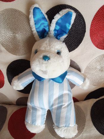 Doudou Pampers  peluche Lapin 25 cm +/-  blanc et bleu bicolore vintage Pampers ancien  vers 1991 rayures   très joli
