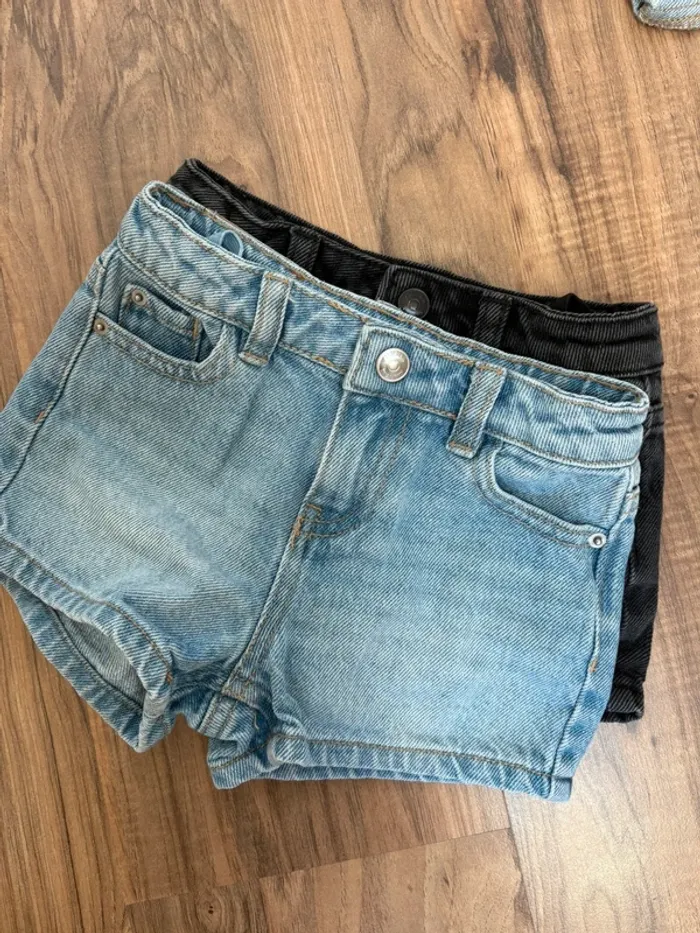 Short jean noir et denim 4 ans neuf