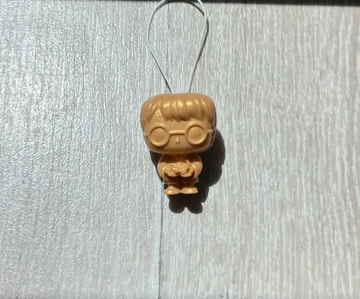 Figurine dorée Harry Potter – Kinder Joy édition limitée – Rare / Collector