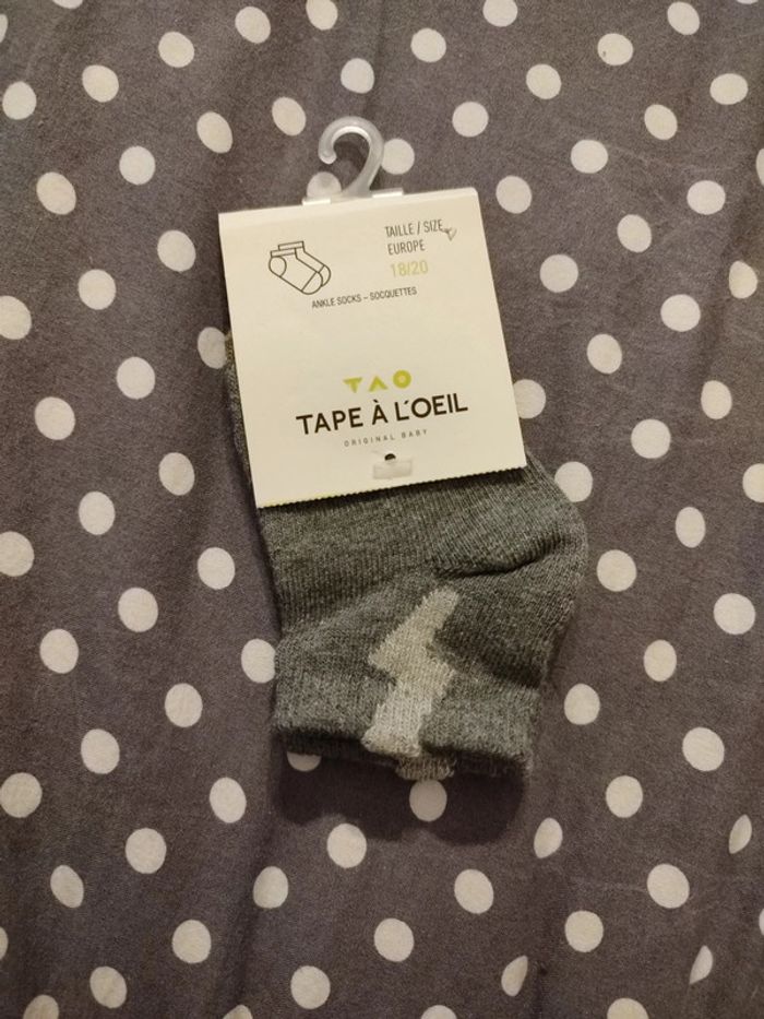 Chaussettes bébé 18/20 tape à l'oeil neuves