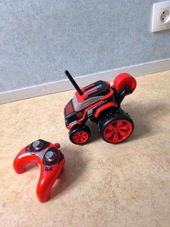 Voiture télécommandée neuf