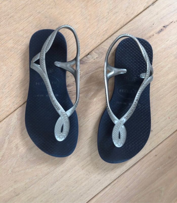 Tongs Havaianas taille 27