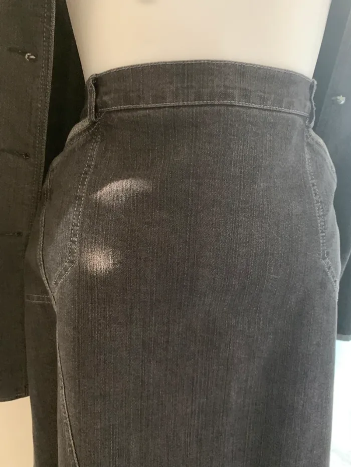 Tailleur Quattro jupe et veste en jean noir gris taille 44 - photo numéro 9