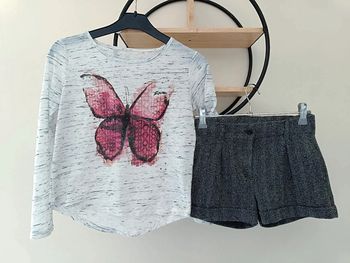 8-9 ans ensemble haut ( 9 ans) et short hivers (8 ans)