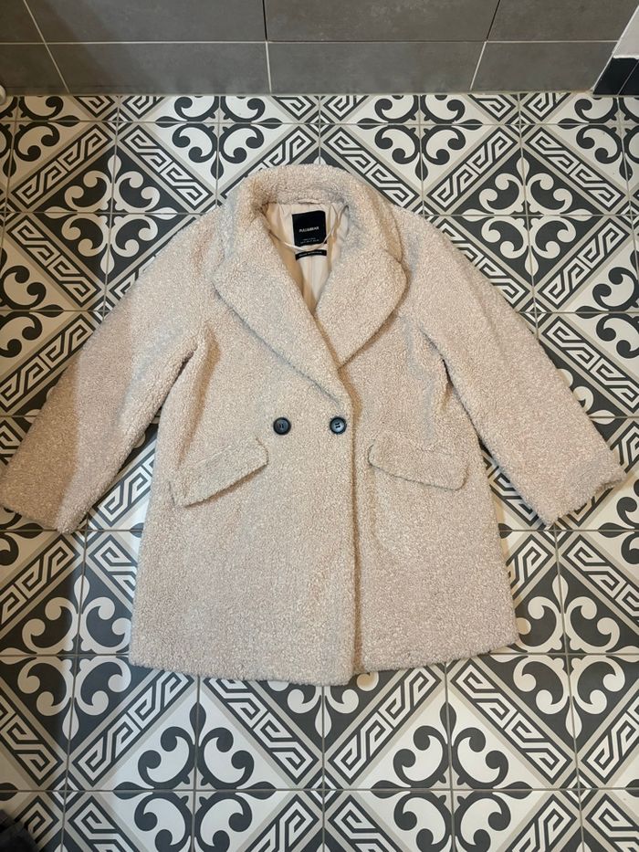 Manteau en fausse fourrure Pull & Bear