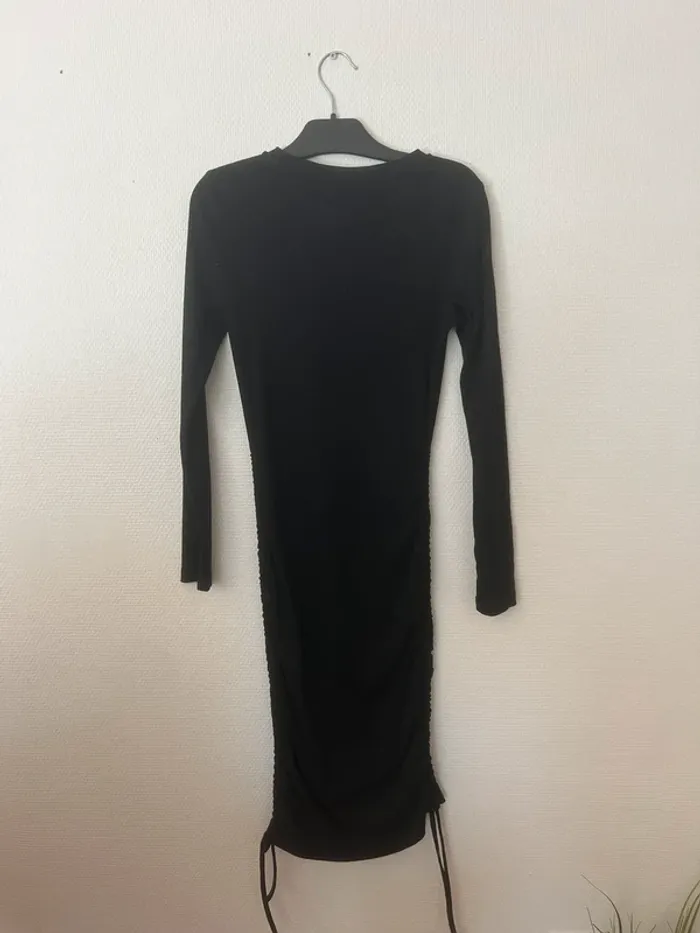 Robe moulante à cordons - photo numéro 4