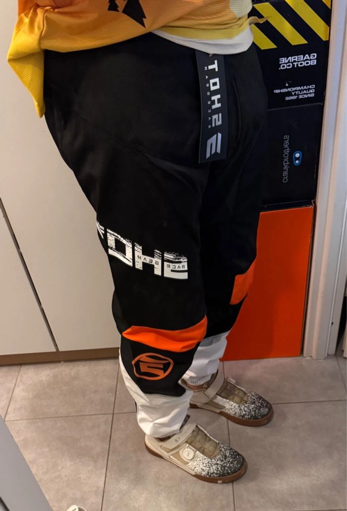 Pantalon SHOT mx ou MTB (bikepark) neuf avec étiquettes taille L (34US) - photo numéro 4