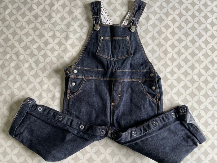 Salopette en Jean Petit Bateau, 18 mois, en excellent état - photo numéro 2