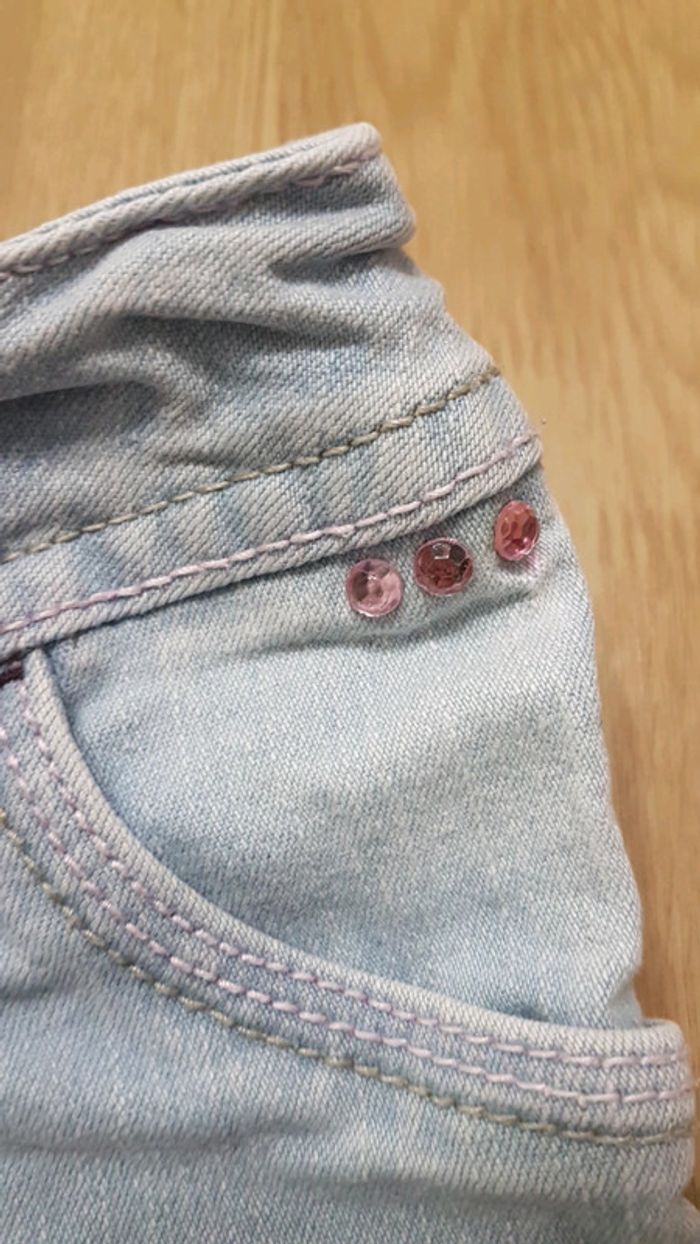 Jean bleu clair avec diamants 3 ans - photo numéro 4