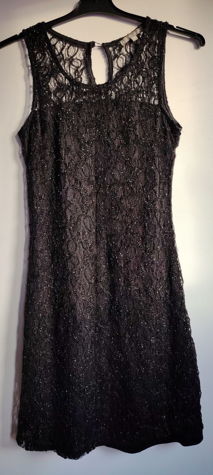Robe noire scintillante en dentelle – Ici et Maintenant – Taille 36