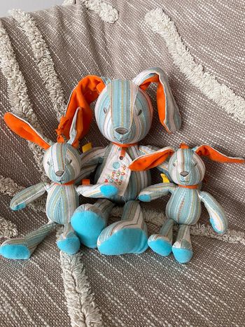 lot de 3 Peluche doudou 20cm et 33cm Bébé confort lapin à rayures bleu et orange parfait état