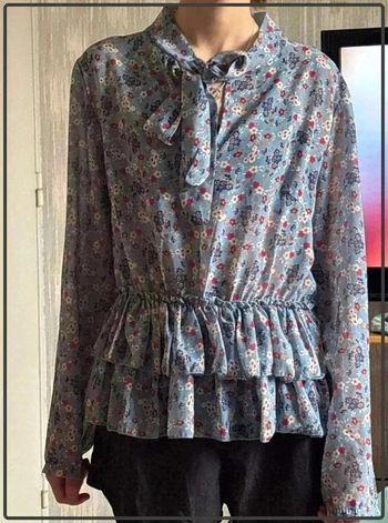 T  shirt  fleurie  taille  S