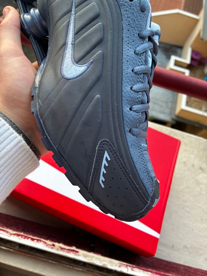 Nike Shox R4 Obsidian/Diffused Blue/Aluminum - photo numéro 3