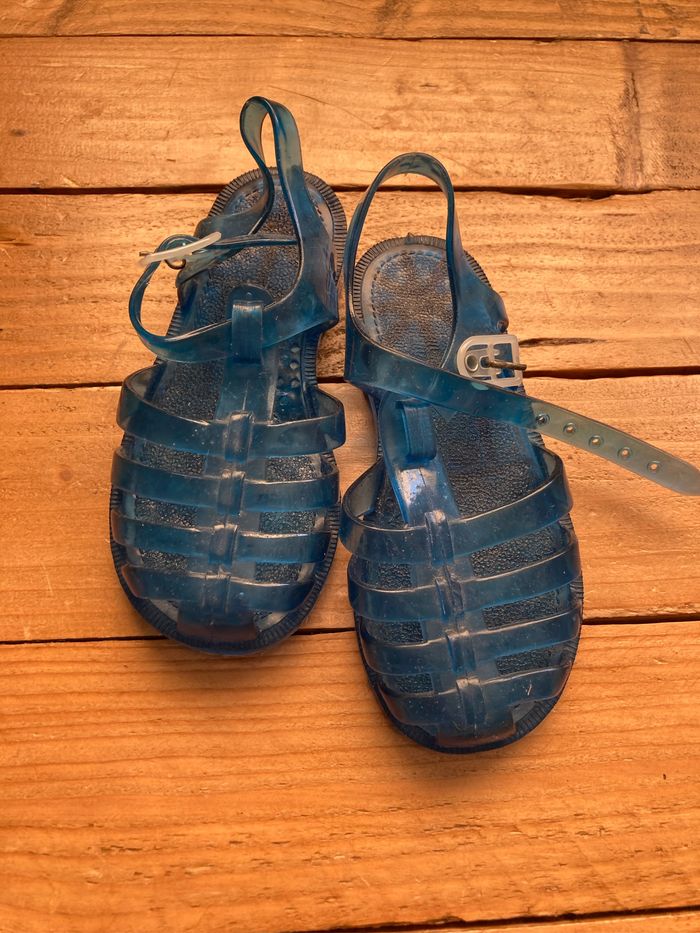 Méduse sandale de plage