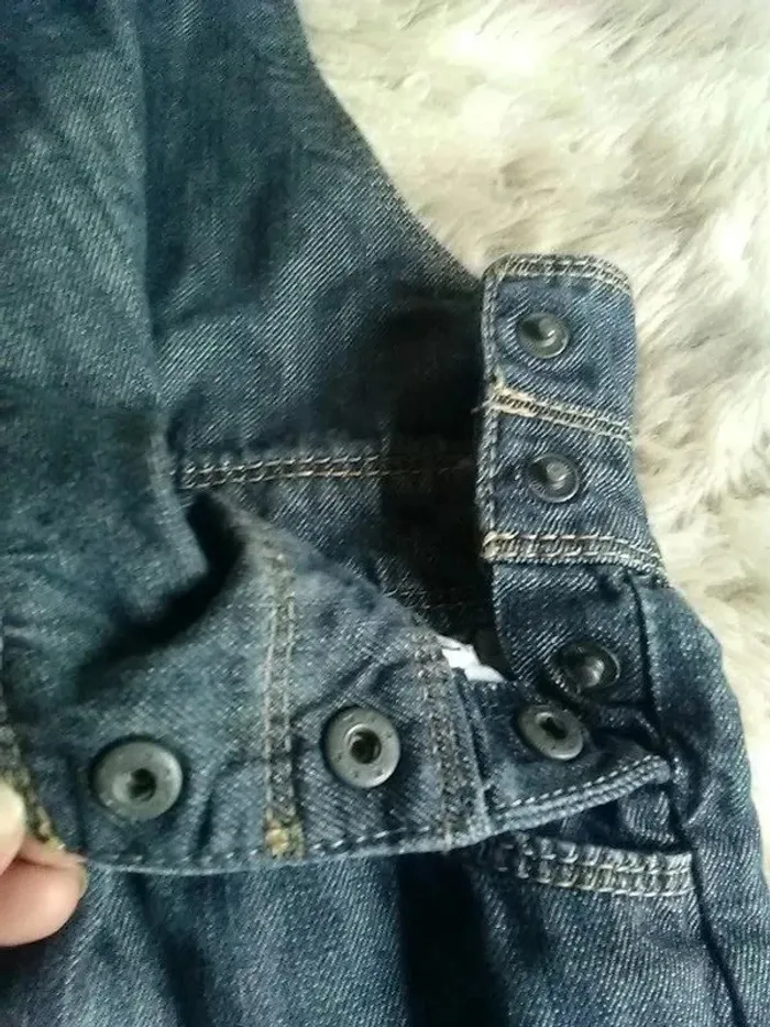 Robe salopette en jean 4ans - Kiabi-2 vêtements achetés le 3ème offert - photo numéro 6