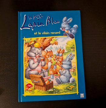 Livre - Le petit lapin bleu et le vilain renard