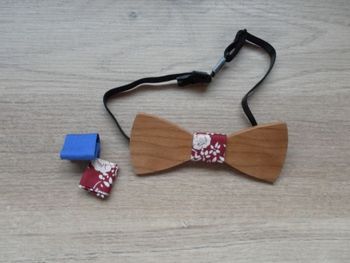 Nœud papillon en bois