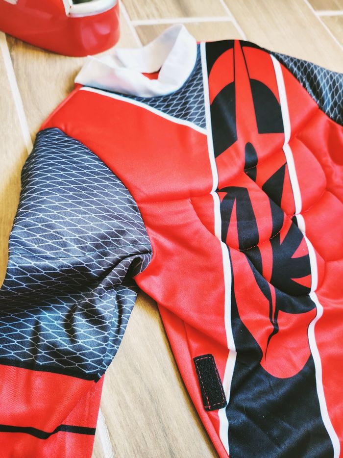 🥸 Déguisement/costume et masque deluxe rembourré Power rangers ninja steel ranger rouge - photo numéro 3