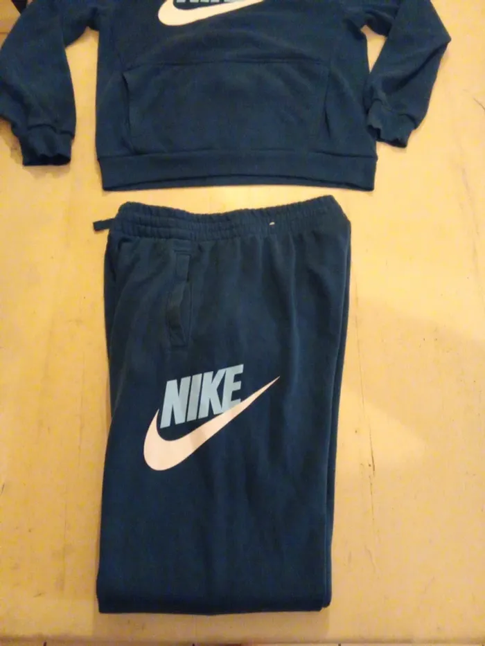 Ensemble jogging Nike - photo numéro 3