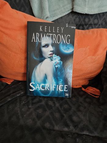 Livre broché kelley Armstrong sacrifice