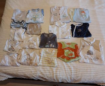 Lot de 18 pyjamas bébé taille naissance à 3mois