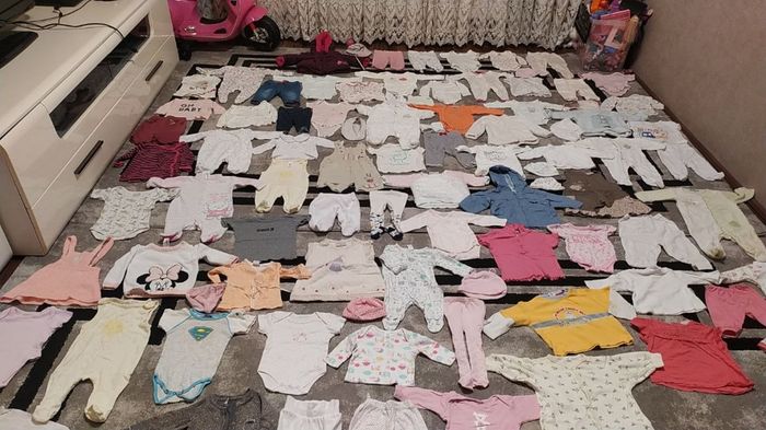 Lot vêtements pour bébés